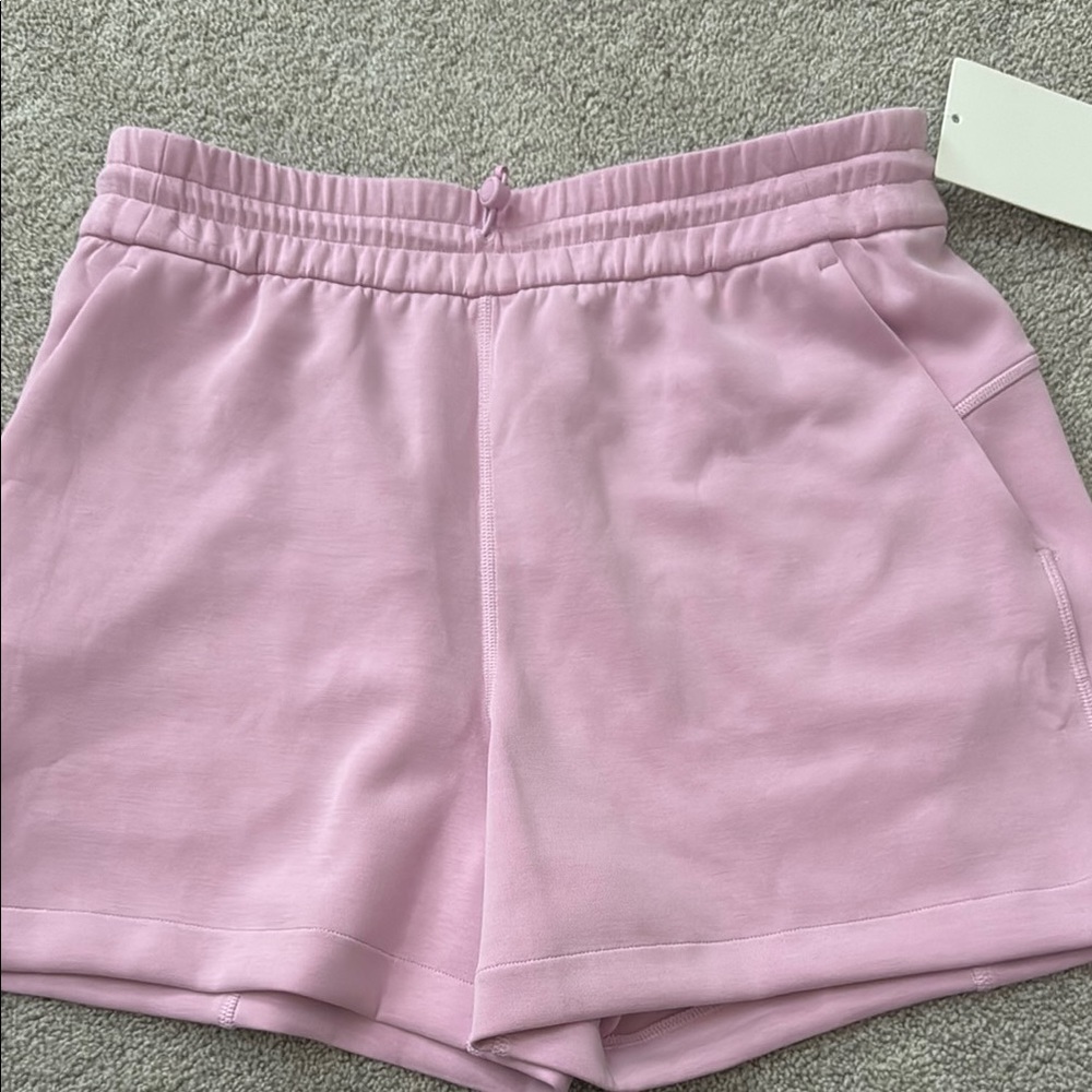 Lululemon Softsreme HR Shorts 4”